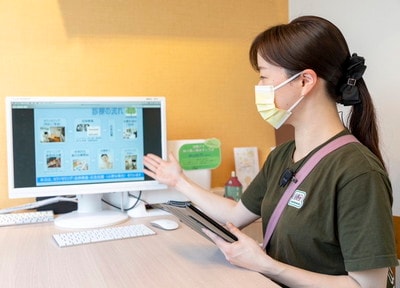 ホワイトニングに興味がある方には、カウンセリングでしっかりとご説明しています。興味はあるけど「痛いの？」「期間や費用は？」お気軽にご相談下さい。