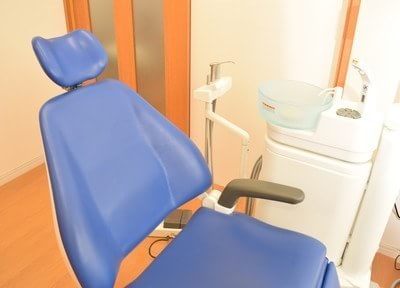 より良い入れ歯を作製するため、治療台に座ってからもしっかりと患者様のご希望を伺い、負担の少ない方法をご提案いたします。