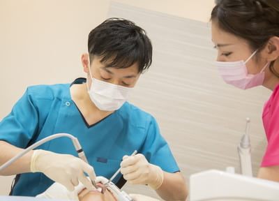 患者さまの要望に応じた素材で、フィットしてしっかり噛める入れ歯、義歯の提供を目指します