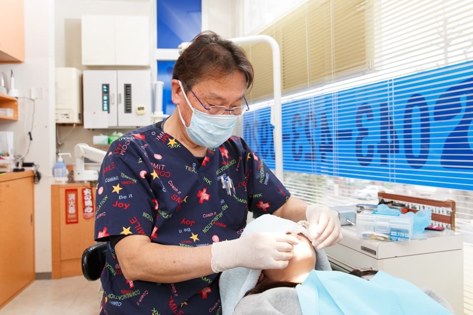 目立ちにくいマウスピース矯正は、人とお話されるお仕事の方にもご提案できます。