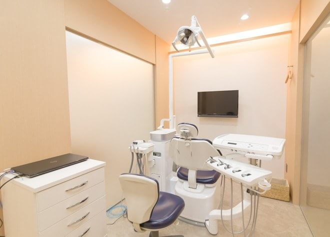 自然な色合いの詰め物や被せ物を選びます。お口への意識を高めて、予防にもつなげましょう