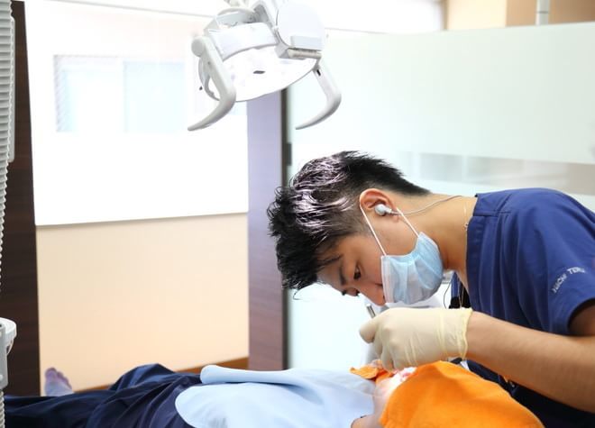 歯石除去とメンテナンスで、歯周病の進行を食い止めます