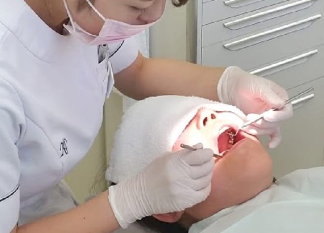 【保険診療】歯科健診は、虫歯の有無と歯ぐきの状態を確認します。