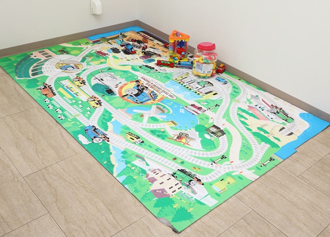 お子さまを無理に治療することはせず、一人ひとりのペースに合わせて少しずつ歯科医院に慣れていただきます