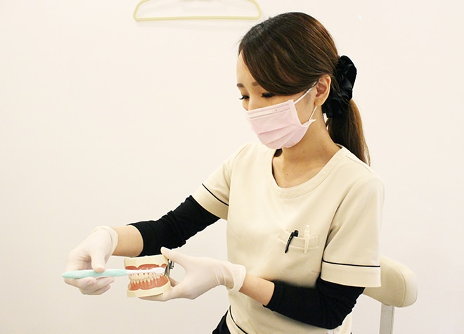 顕微鏡で菌を視認することで、自覚症状のない歯周病への「気づき」となります