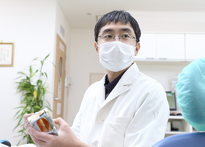 歯周病の予防には、日ごろのケアに加え歯科医院での定期的なケアも重要です