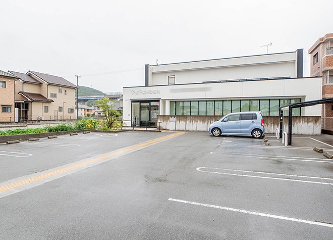 山下歯科診療所_駐車場