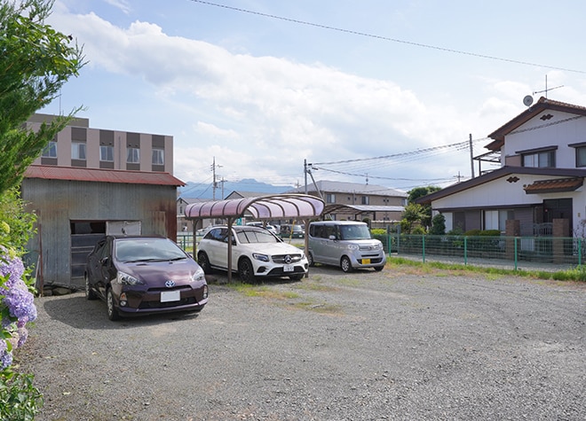 西富岡歯科医院_駐車場