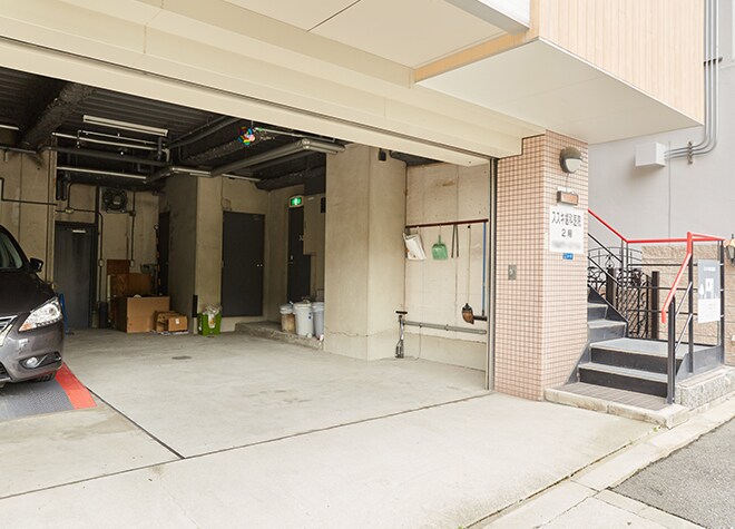 ススキ歯科医院_駐車場