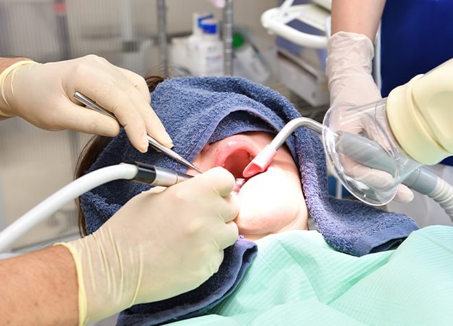 患者さまが納得できるまで、根気強く入れ歯を調節させていただきます