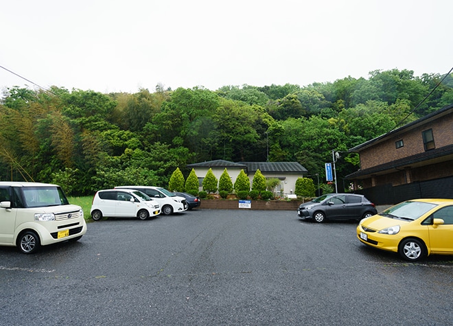 ひろデンタルクリニック_駐車場