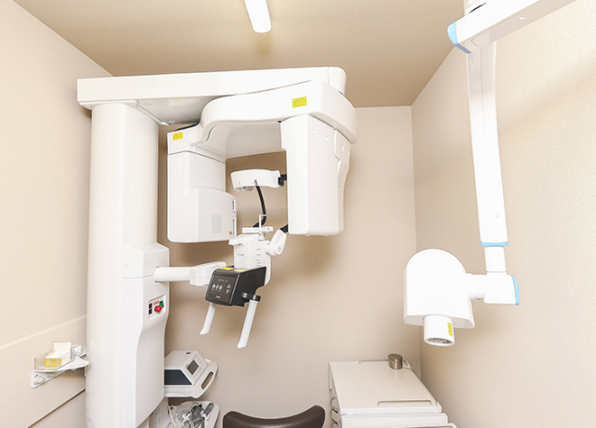 歯科用CTによる精密な診査・診断をもとに、歯科口腔外科の研鑽を積んだ歯科医師が治療に当たります！