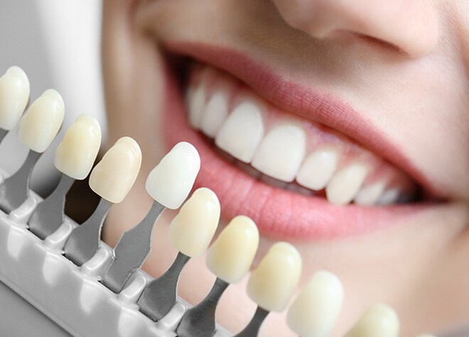 もっと自信を持って人前で話したり笑ったりできるようになるために、美容診療に注力しています