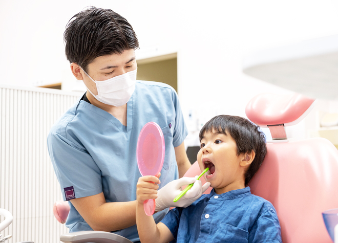 歯科医院への不安を取り除いた上で、お子さまのペースに合わせた治療をします