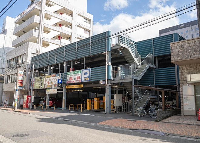 鳥居歯科医院_駐車場