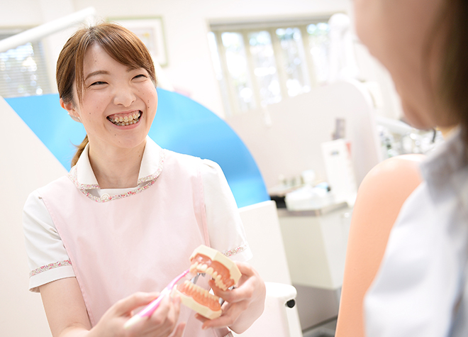 歯周病は歯が抜ける大きな原因となり、継続的なケアが大切です