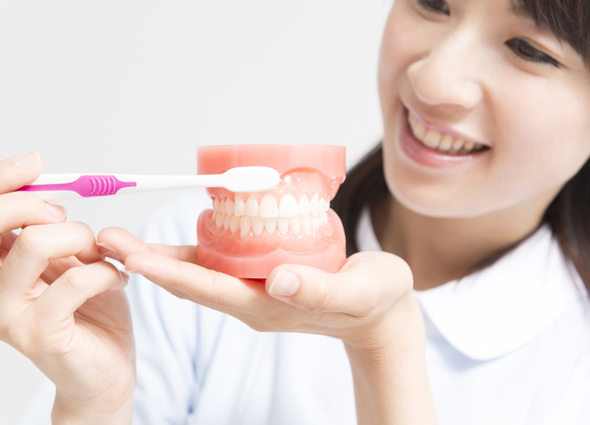 定期的なクリーニングで、早期発見・早期治療へ。歯科医師がお口の中をきれいに掃除いたします