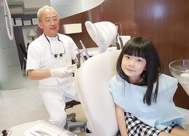 お子さまの歯をお守りするためには、早い段階で歯科医院に慣れることが大切です