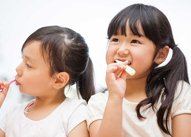 お子さまの虫歯や予防だけでなく、歯並びに関しても対応しています。