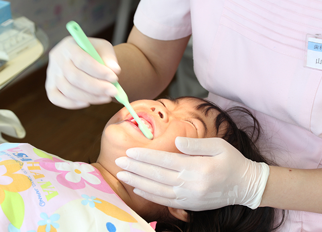 小児歯科を得意としている歯科医師が、お子さまの治療を担当します
