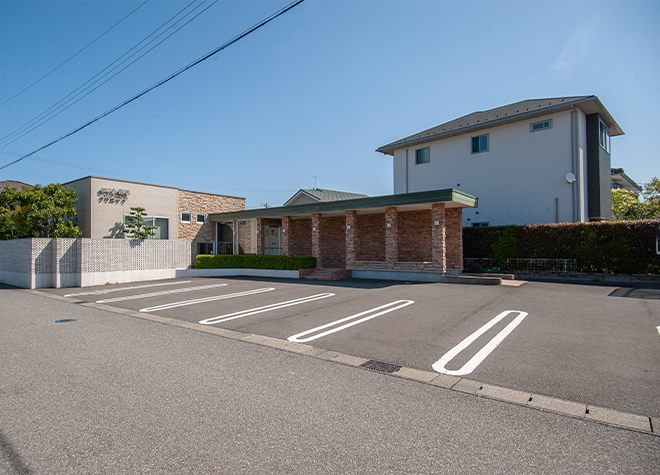 かつら歯科クリニック_駐車場