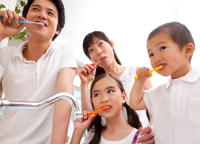 お口のクリーニングを行い、虫歯・歯周病の原因になる歯石や歯垢を除去しています