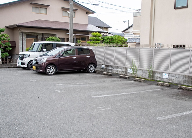 小川おとなこども歯科_駐車場