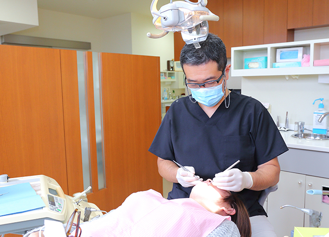 日本歯周病学会認定の歯周病の専門医による治療を受けられます