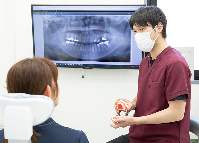 歯の状態を隈なくチェックし模型を作製してから、患者さまのお口に合った入れ歯をお作りします