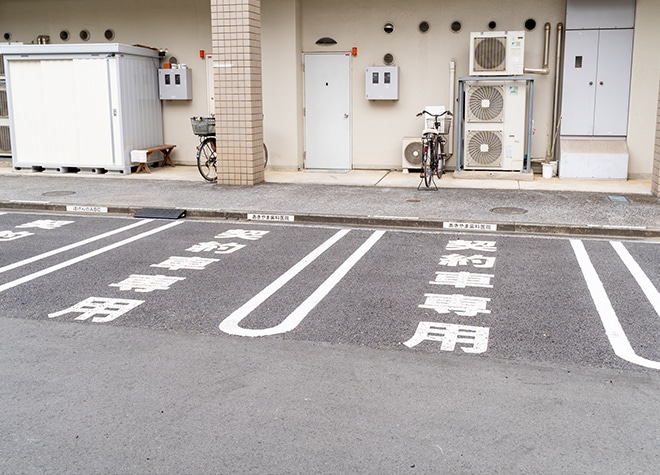 あきやま歯科医院_駐車場
