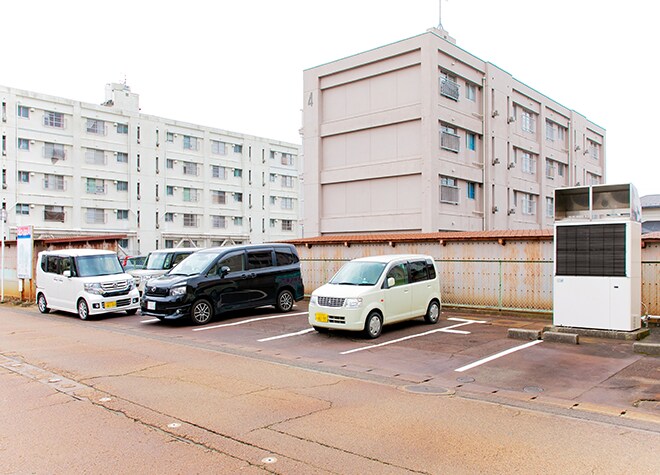 渋谷歯科医院（新潟市秋葉区）_駐車場