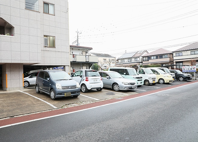 桜ケ丘歯科センター歯科医院_駐車場