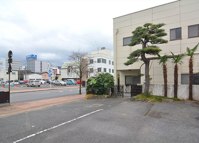萩原歯科医院_駐車場