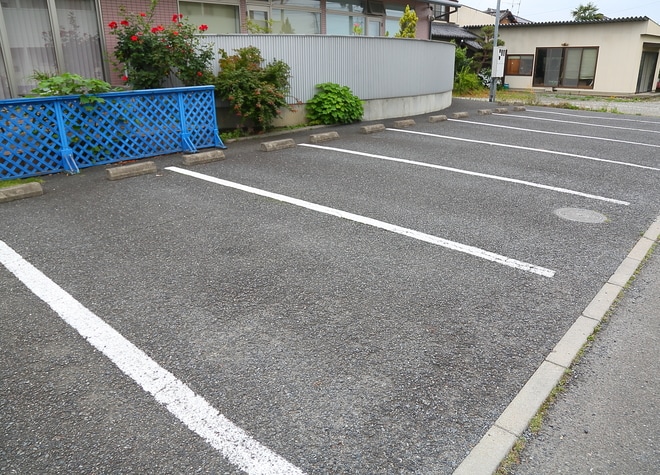 パールデンタルクリニック_駐車場