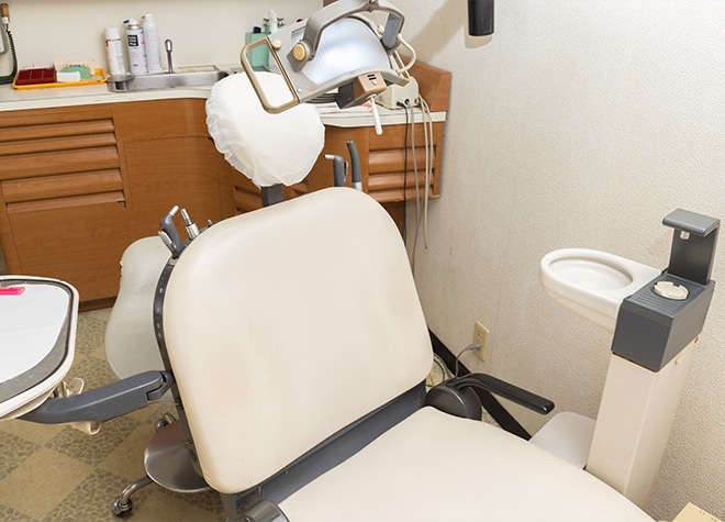 より良い入れ歯を作製するため、妥協せず型取りを行います