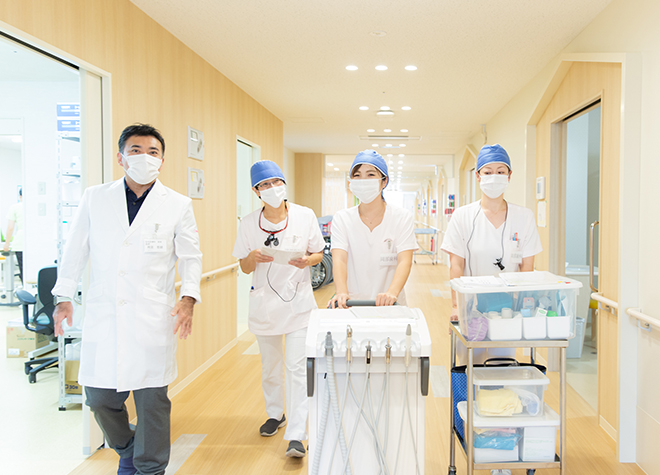 江戸川病院と連携し、歯科医師の立場から全身の状態を踏まえた治療を提供しています。