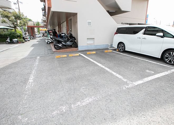 かしわぎ歯科クリニック（吹田市）_駐車場