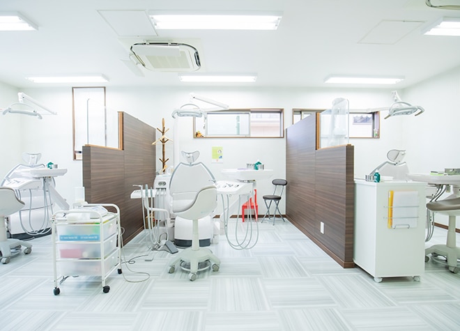虫歯や歯周病の治療が終わった後も、歯を長持ちさせるために定期検診のご案内をしています
