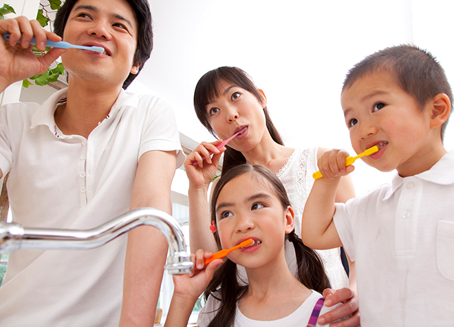 虫歯は日々の予防が重要です。親御さまにも磨き方を確認していただいています。