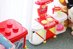 お子さまが不安なく治療を受けられるように キッズスペースを設置しております