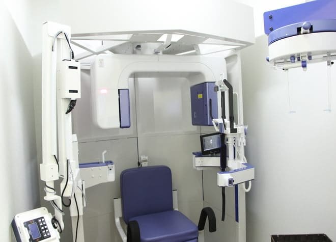 インプラントは他の歯に負担をかけることなく、しっかり食べ物を噛めるようになることがメリットです。