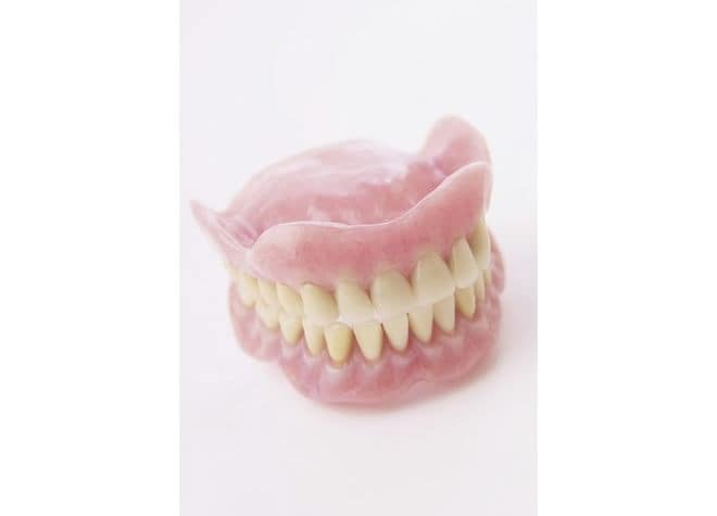 患者さまのご要望と口腔内環境に合わせた入れ歯治療を提供しています