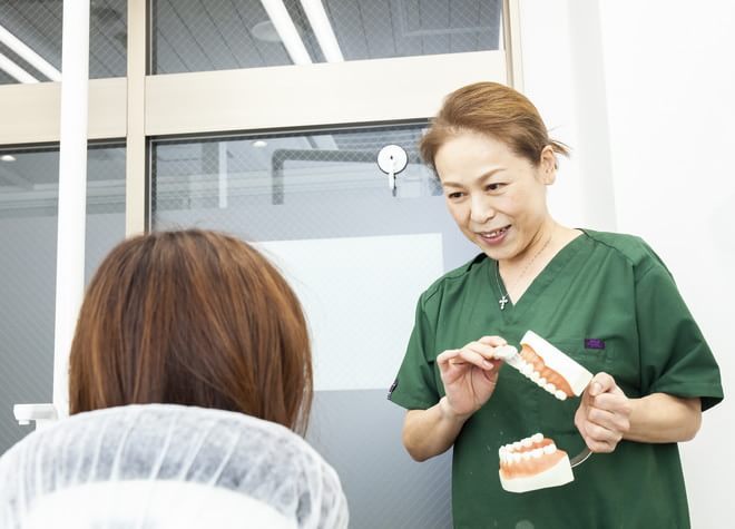 歯科衛生士が中心となって、お口のクリーニングやブラッシング指導を行っています。