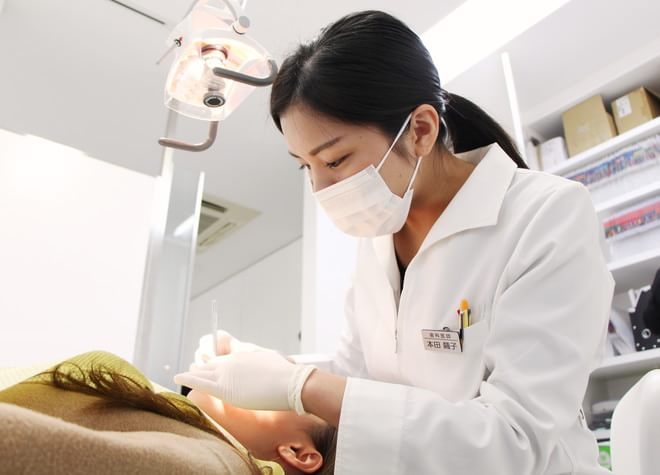 患者さまの歯の健康を守るために、精密な虫歯の検査を行っています