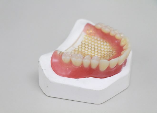 Q.入れ歯が合わないとお悩みの方に向けて、対応している方法は？