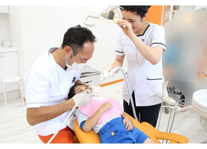虫歯や歯周病から歯を守るため歯磨き指導・歯の根の治療・歯科衛生士によるクリーニングに力を入れています