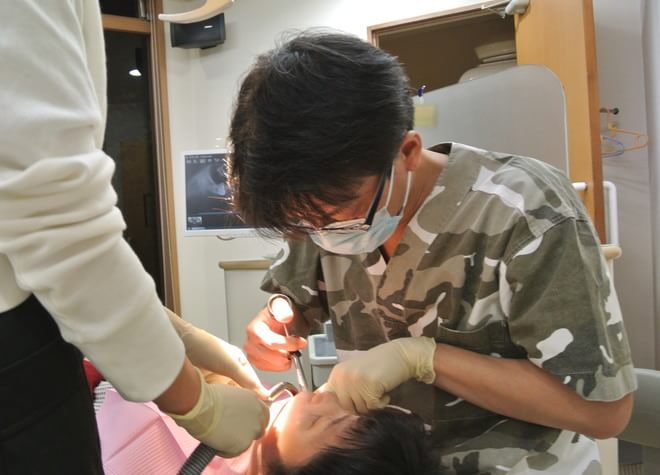 Q.親知らずの抜歯はどのような歯科医師が担当しますか？