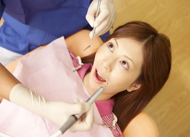 歯周病予防には定期的な歯のクリーニングと、患者さまご自身の日頃のケアが重要です