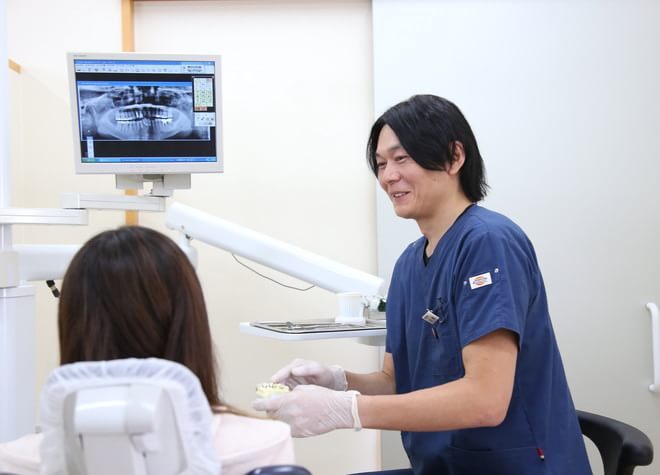 早期発見、早期治療が大切な歯周病治療では、口腔検査のうえ歯科衛生士がクリーニングいたします